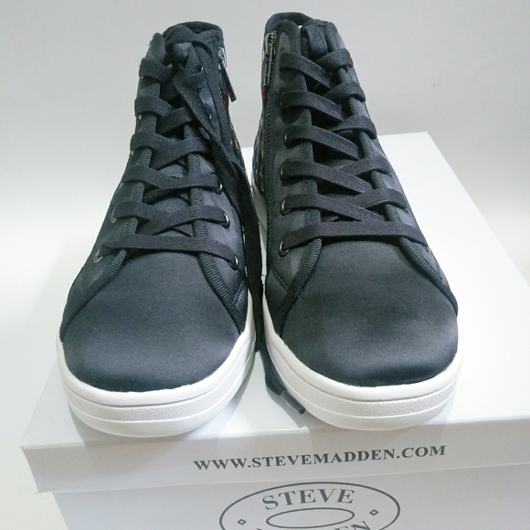 Steve Madden embroidery lace up size 7.5 - Picture 5 of 8